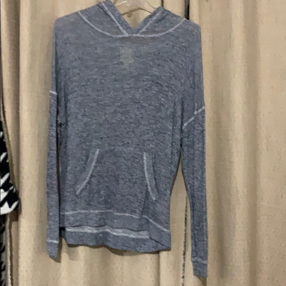 Thin sweater